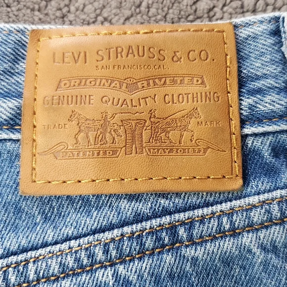 Levi's® Premium Wedgie Icon Fit Ankle Women's Jeans - Picture 9 of 15